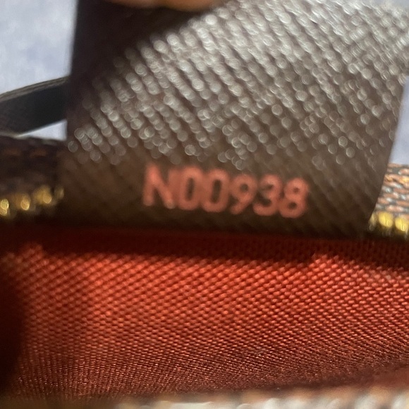 Louis Vuitton Damier Pouch - Picture 12 of 15
